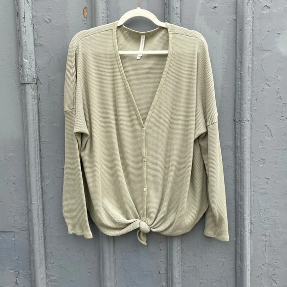 The Group by Babton  tie-front thermal Sage Green, size 1X - Picture 4 of 11